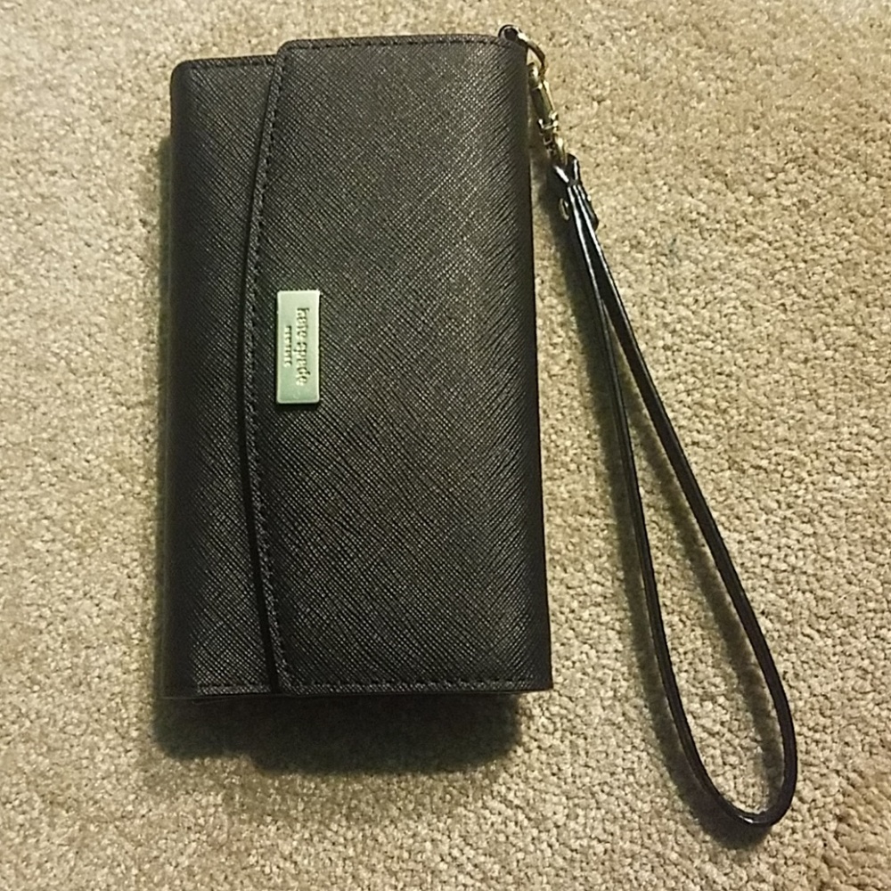 Black kate Spade wristlet